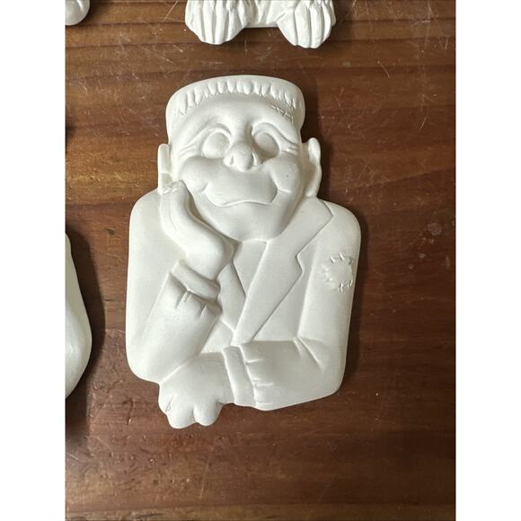 Set Of 4 Halloween Wall Plaques Unpainted Ceramic Bisque - Picture 4 of 7